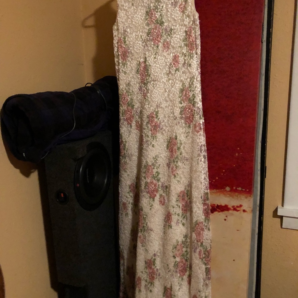 Springtime Maxi Dress - Picture 2 of 2